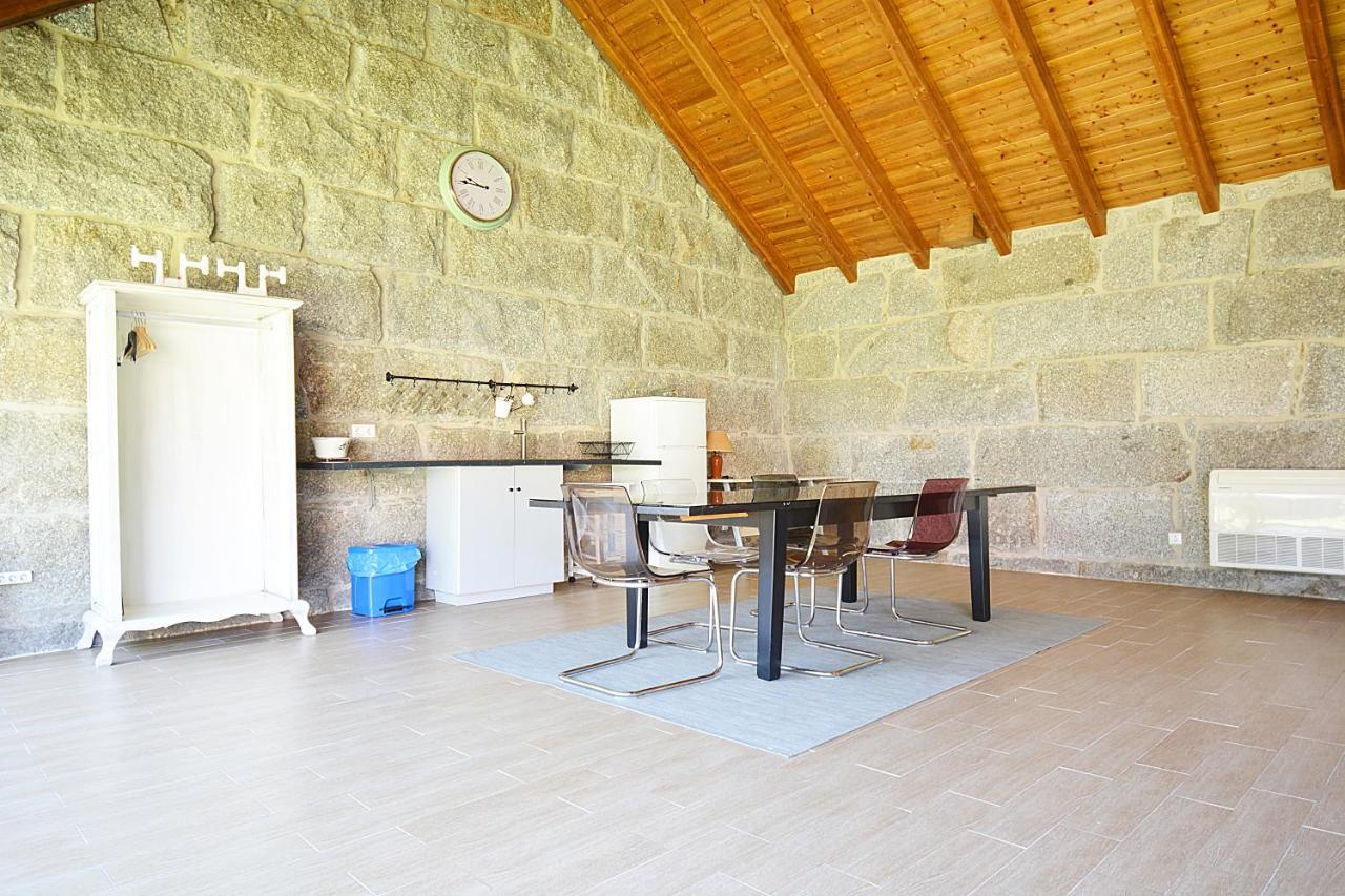 Galihost - Casa Con Precioso Jardin En Vilanova De Arousa Exterior foto